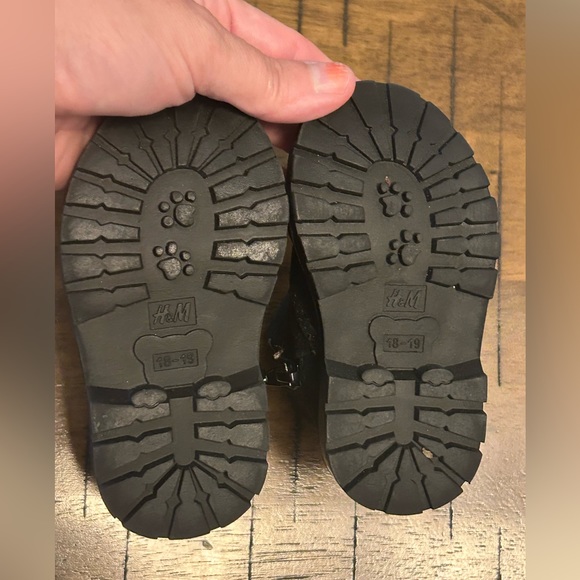 H&M toddler suede like black boots, size 2.5-3.5, EUC - Picture 4 of 7